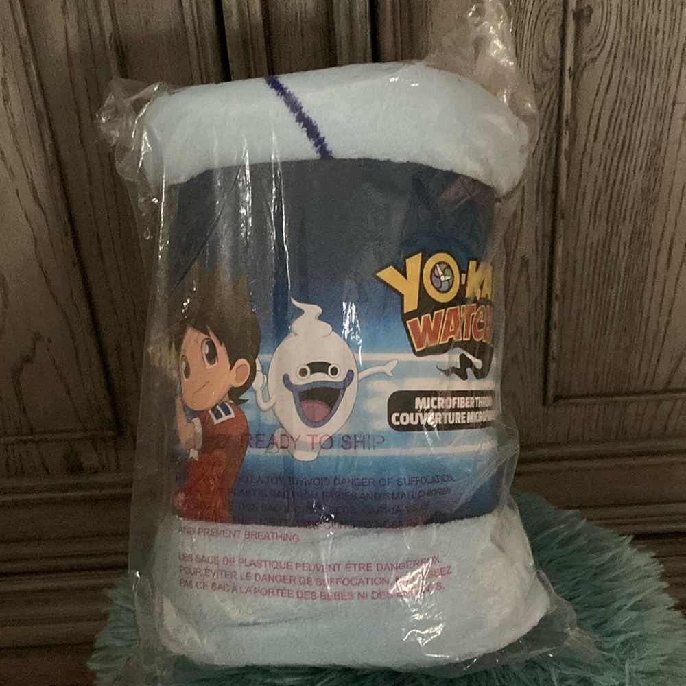 BRAND NEW KIDS MICROFIBER THROW BLANKET 50 in x 60 in. NIP! SMOKE FREE HOME!